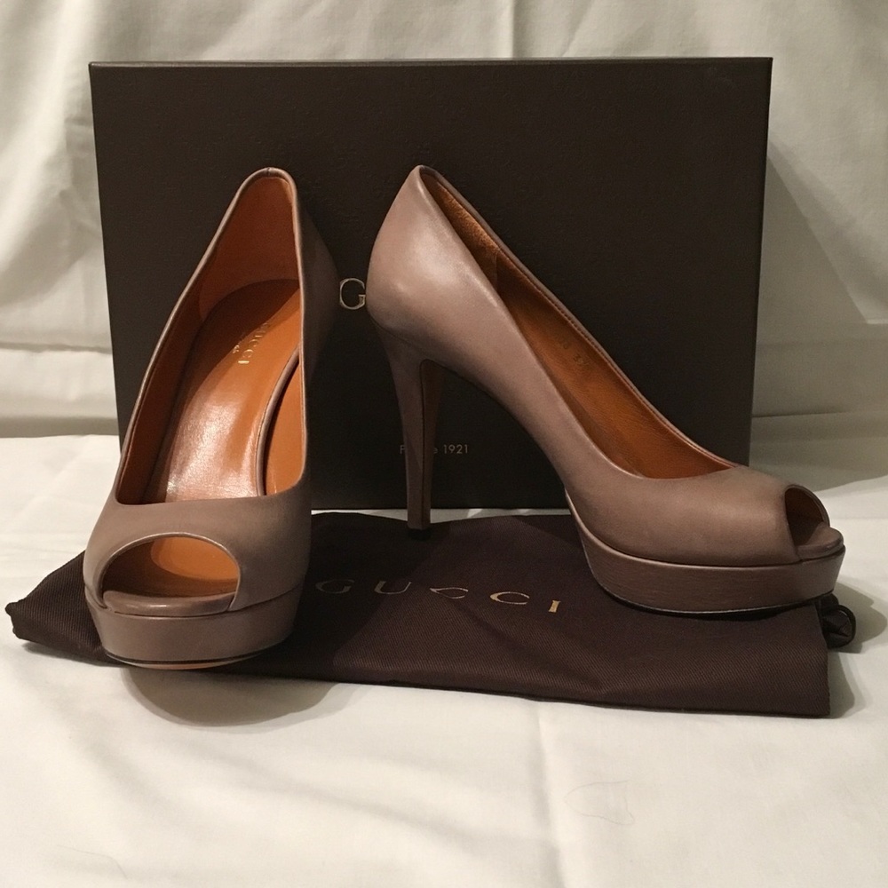 Gucci Gray Leather Peep-toe Pumps